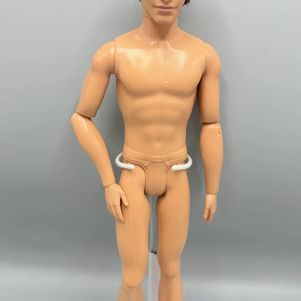 Barbie Fashionistas Swappin Style Sporty Ken Ryan Doll 2010 Brunette Articulated